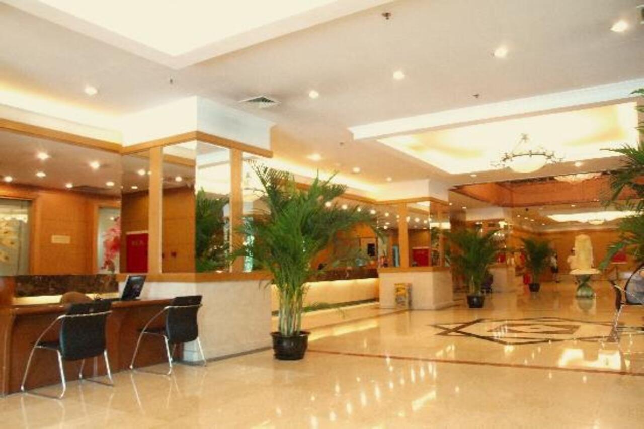 Garden City Hotel Csengtu Kültér fotó