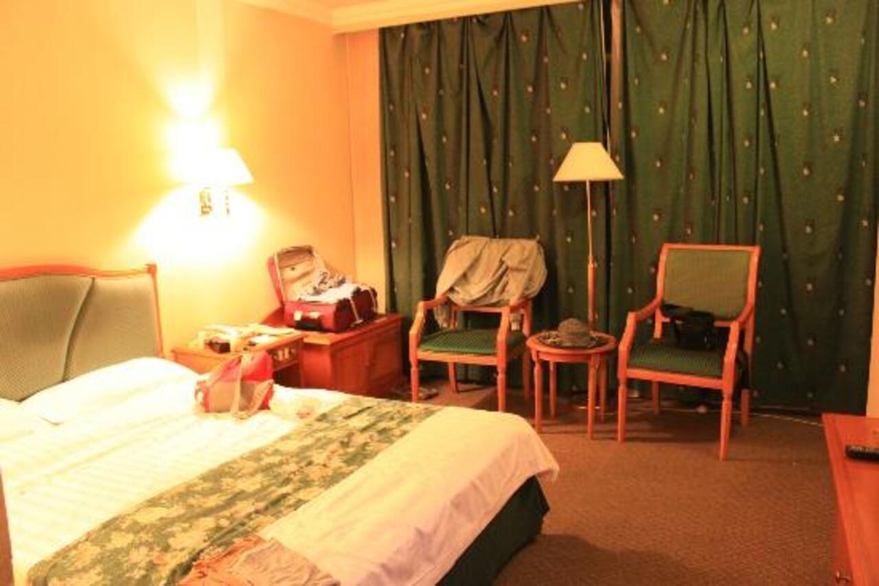 Garden City Hotel Csengtu Kültér fotó