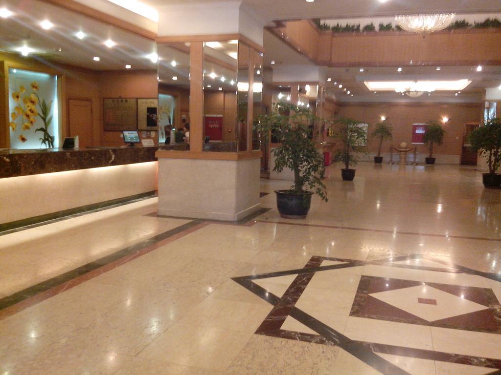 Garden City Hotel Csengtu Kültér fotó