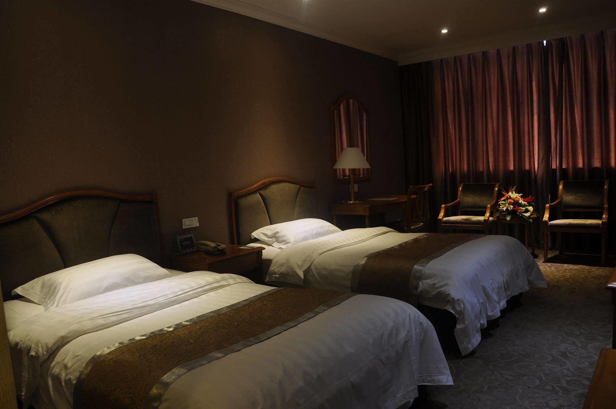 Garden City Hotel Csengtu Kültér fotó