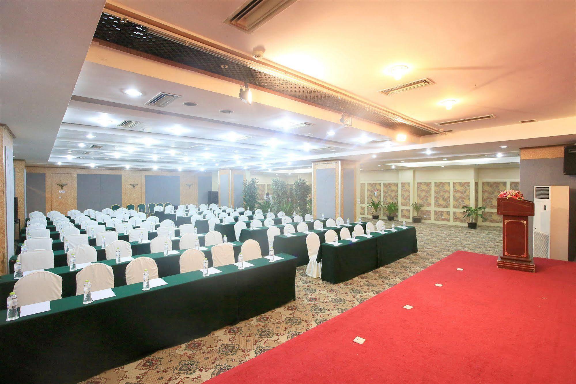 Garden City Hotel Csengtu Kültér fotó